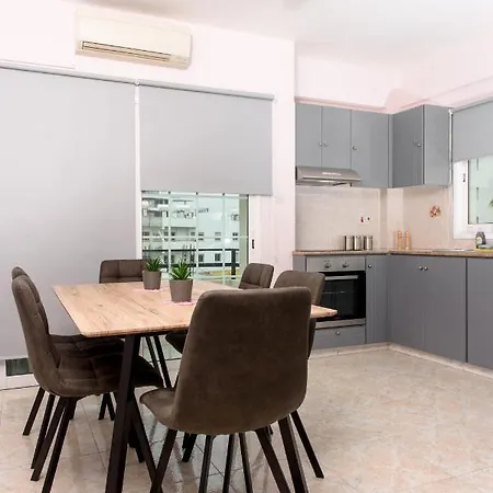 Callisto 3 Bedroom Apartament