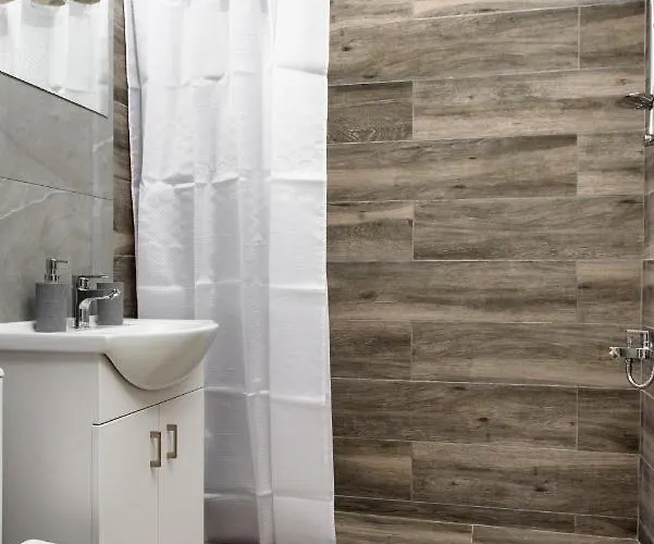 Callisto 3 Bedroom *